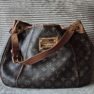 Louis Vuitton Monogram Brown Canvas Shoulder Bag with Gold Plate